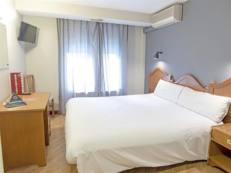 Hostal Alda Palencia Plaza Bagian luar foto