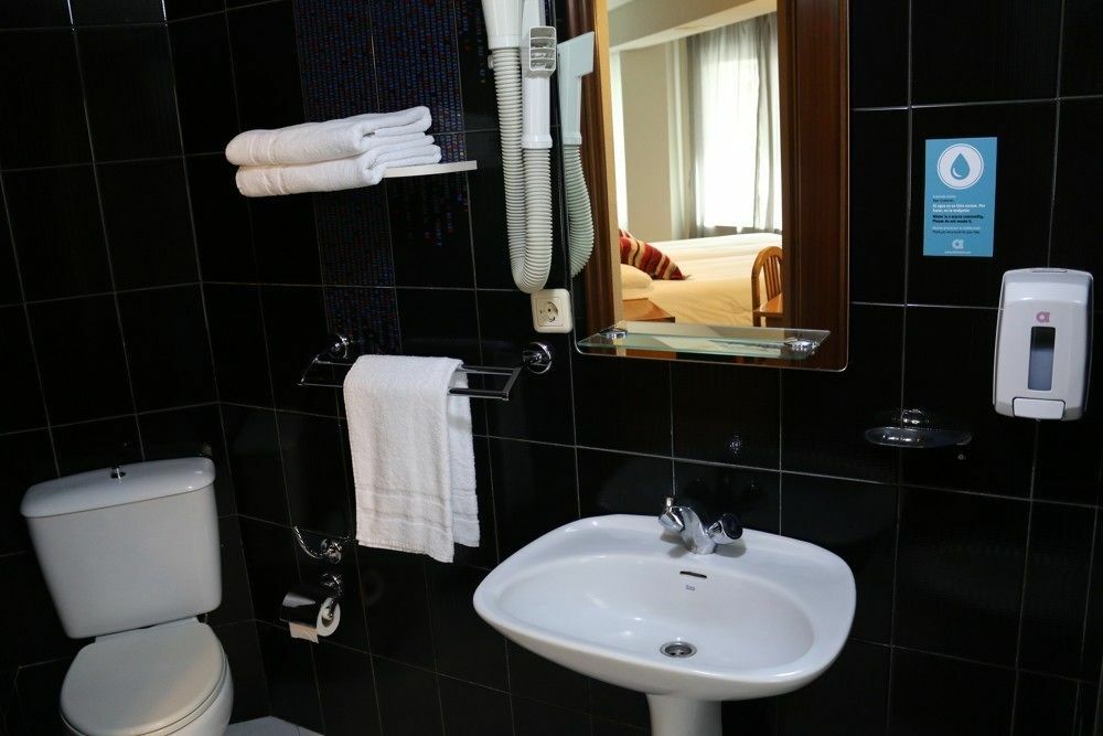 Hostal Alda Palencia Plaza Bagian luar foto